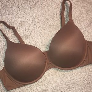 SKIMS Padded Push Up T Shirt Bra